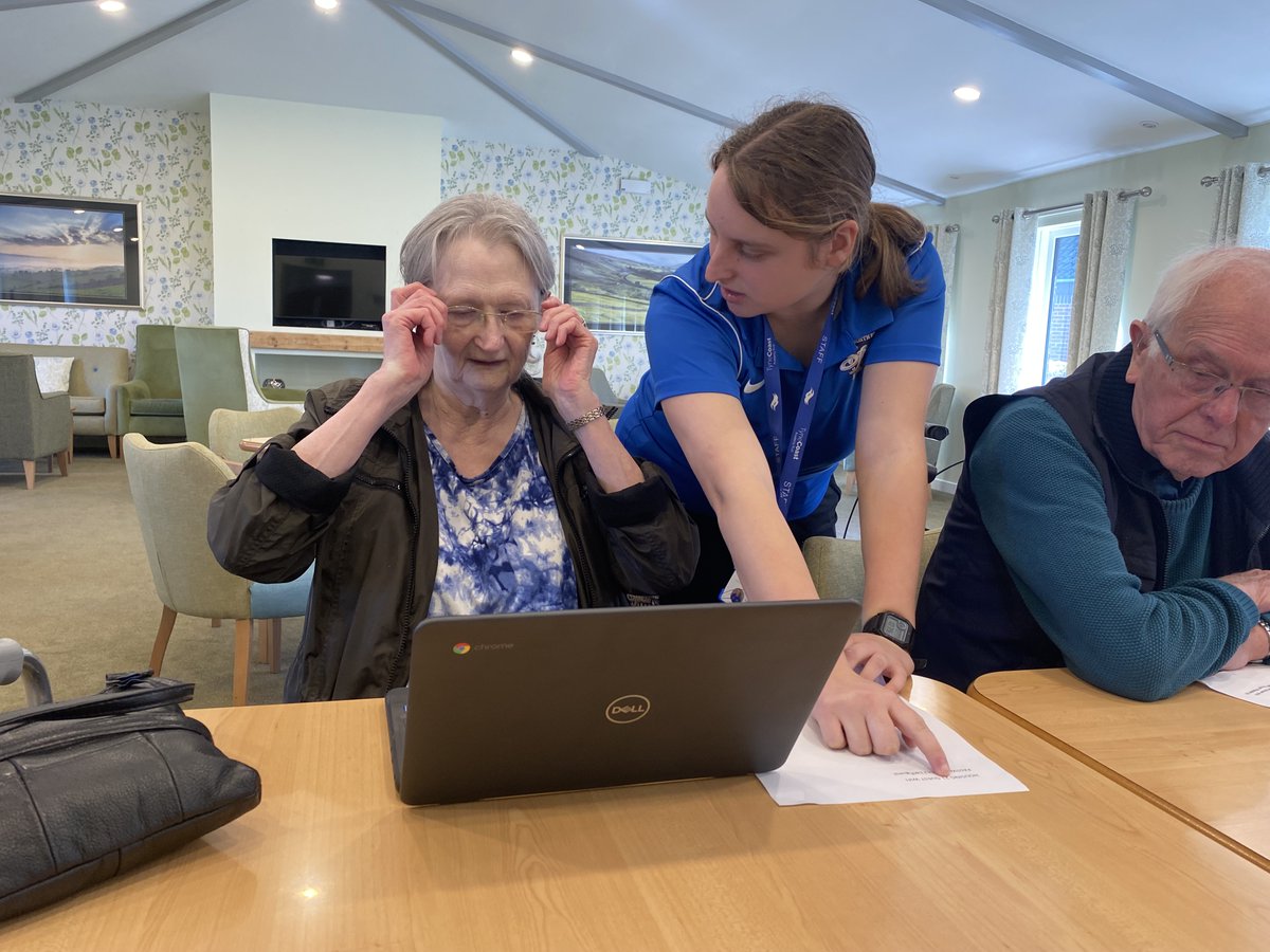 Housing21's tweet photo. 🌐💻 Computer sessions were in full swing at our #RetirementLiving scheme, Cuthbertson in #Sunderland. Big thanks to Friends of Fulwell for organising this enriching experience! 🙏
#FreeTraining #ComputerSkills #HelpOnline #Residents #Community #Training https://t.co/uW98Rkmzno