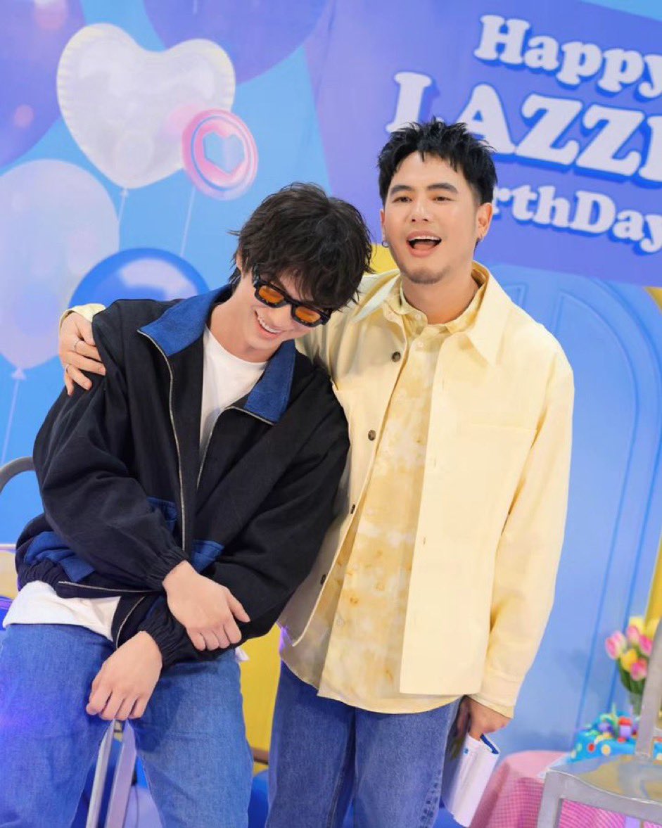 JIEUNSH1227's tweet photo. @bbrightvc HBDLZD x BRIGHT
#LazzieBDAYxBright
#LazadaTH
#bbrightvc @bbrightvc https://t.co/q2jqpmp90v