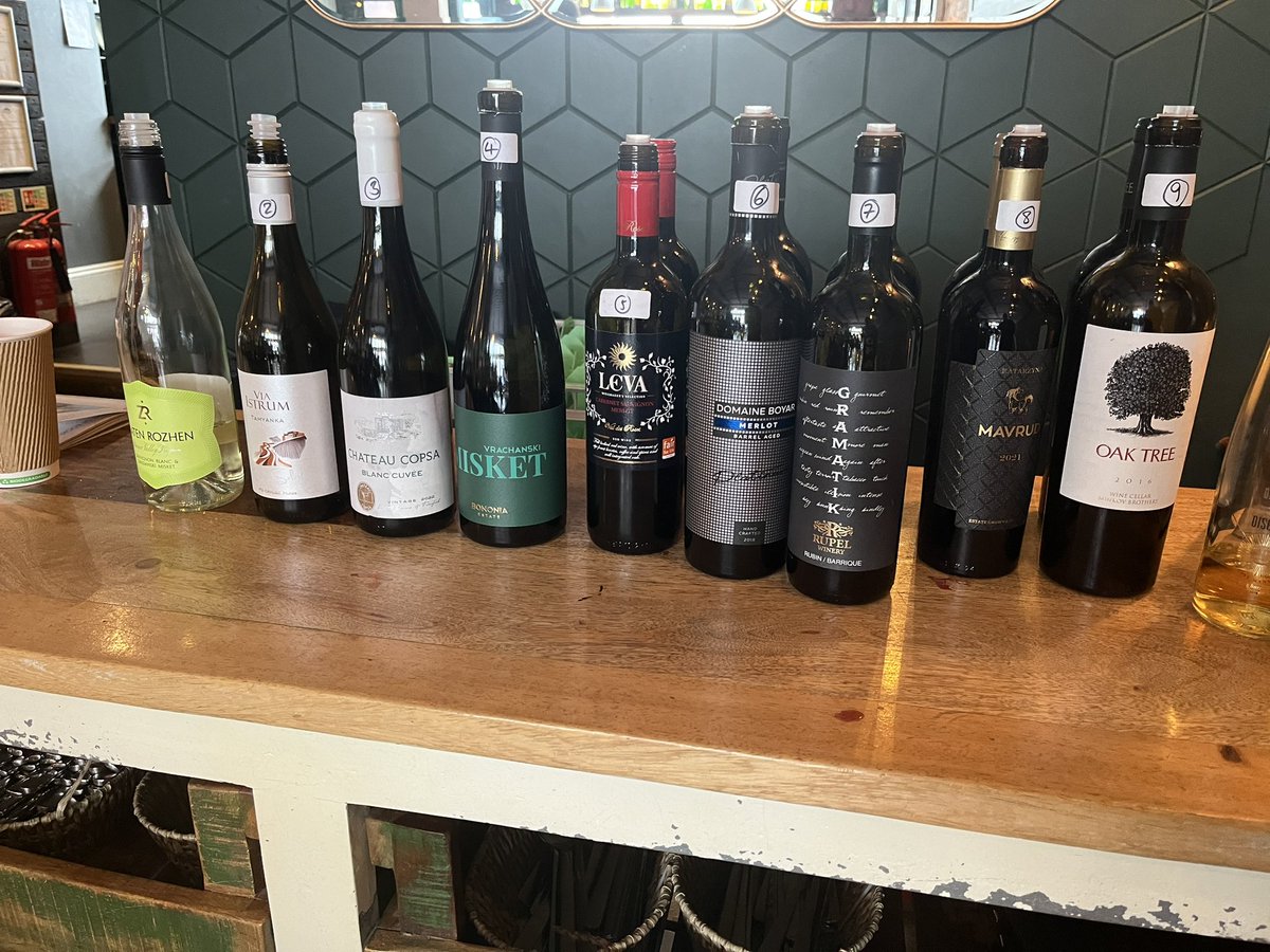 Thanks to <a href="/wildflorhove/">Wild Flor</a> a great place for a Monday wine tasting! <a href="/BGwine/">BulgarianWine .com</a>