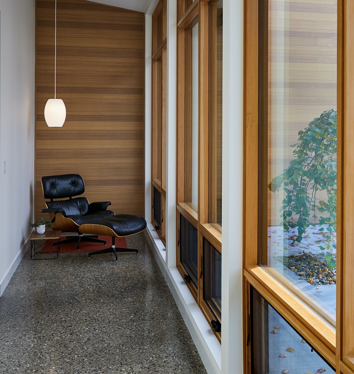 Accent walls are a fantastic alternative way to update the exterior of your home and give it a stylish, modern look. 🏡 

🔗: hubs.li/Q02qC4bh0

#SteelSiding #SidingInspiration #Vesta #ExteriorUpgrade #ArchitecturalSiding #ModernSiding #Contractors #Builders #Architects