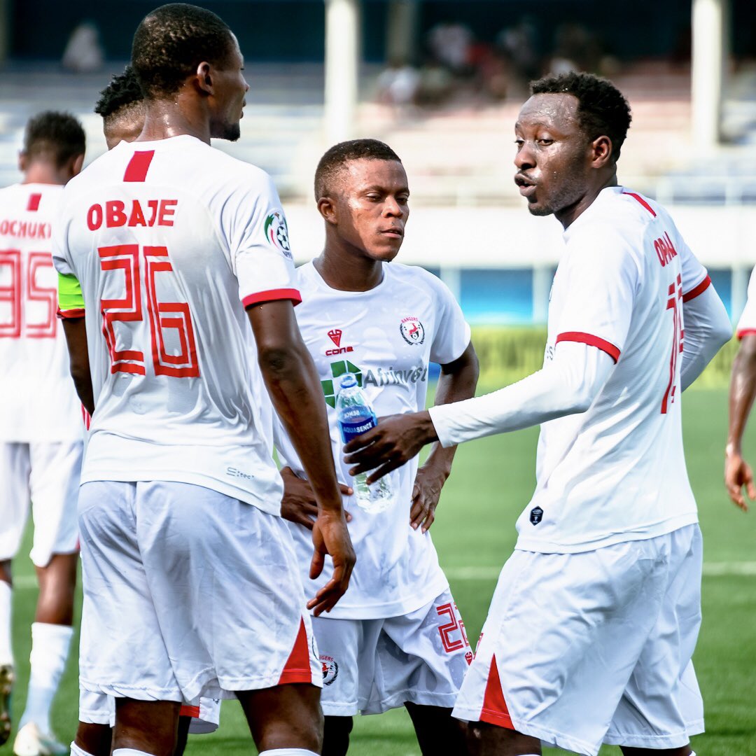 Rangers_Intl's tweet image. Nwanne, this match no be beans at all, Small small, make we sip water,
Carry small advice, make we 4 they reason well.😀
Because sometimes, people wey dey for theater, dem dey see better pass the actors.🤷🏽‍♂️

#LifeLessons #SmallAdvice #ThinkDeep 
#HistoryTogether #NeverSayDie