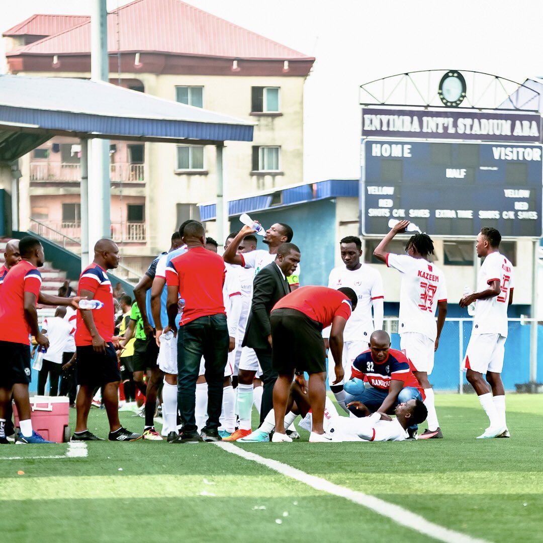 Rangers_Intl's tweet image. Nwanne, this match no be beans at all, Small small, make we sip water,
Carry small advice, make we 4 they reason well.😀
Because sometimes, people wey dey for theater, dem dey see better pass the actors.🤷🏽‍♂️

#LifeLessons #SmallAdvice #ThinkDeep 
#HistoryTogether #NeverSayDie