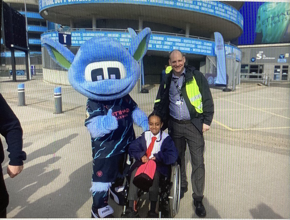 We had a very excited year 5, unexpectedly meeting one of Manchester City’s Mascots #Moonchester #citc <a href="/citcmancity/">City in the Community</a>