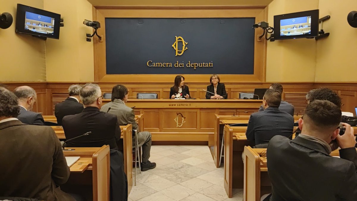 Oggi a Roma il Convegno “Il futuro dell’#Osteopatia dopo la definizione del percorso di laurea”, promosso dal #ROI Registro Osteopati d’Italia su iniziativa dell’Onorevole <a href="/LCiocchetti/">Luciano Ciocchetti</a> 

#osteopatiaprofessionesanitaria <a href="/Montecitorio/">Camera dei deputati</a> <a href="/SenatoStampa/">Senato Repubblica</a> <a href="/mur_gov_/">Ministero dell'Università e della Ricerca</a> <a href="/MinisteroSalute/">Ministero della Salute</a>