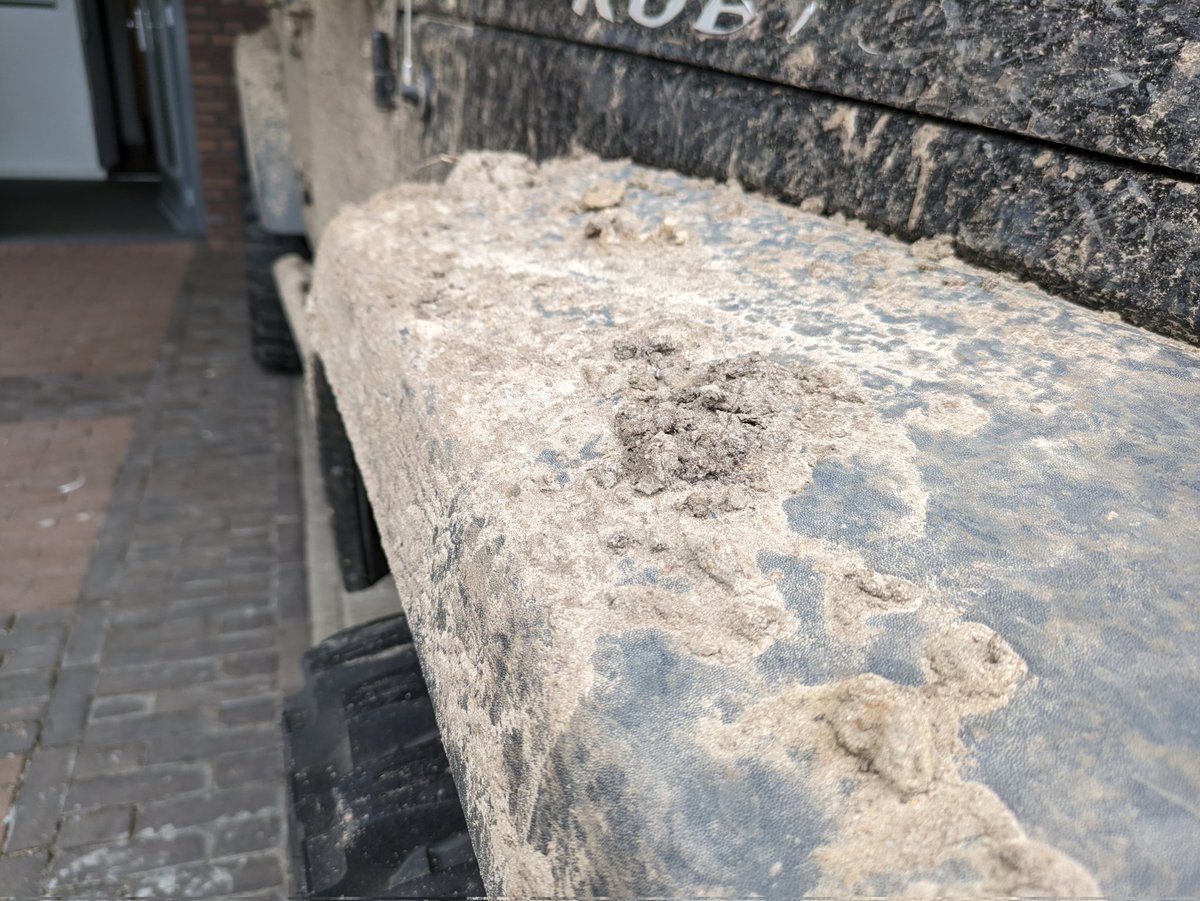 springelkamp's tweet photo. Kijk. Een Jeep die wordt gebruikt zoals hij bedoeld is. Modder, zand en viezigheid. Beste optie die je kunt krijgen. https://t.co/O3KrlYZ64c
