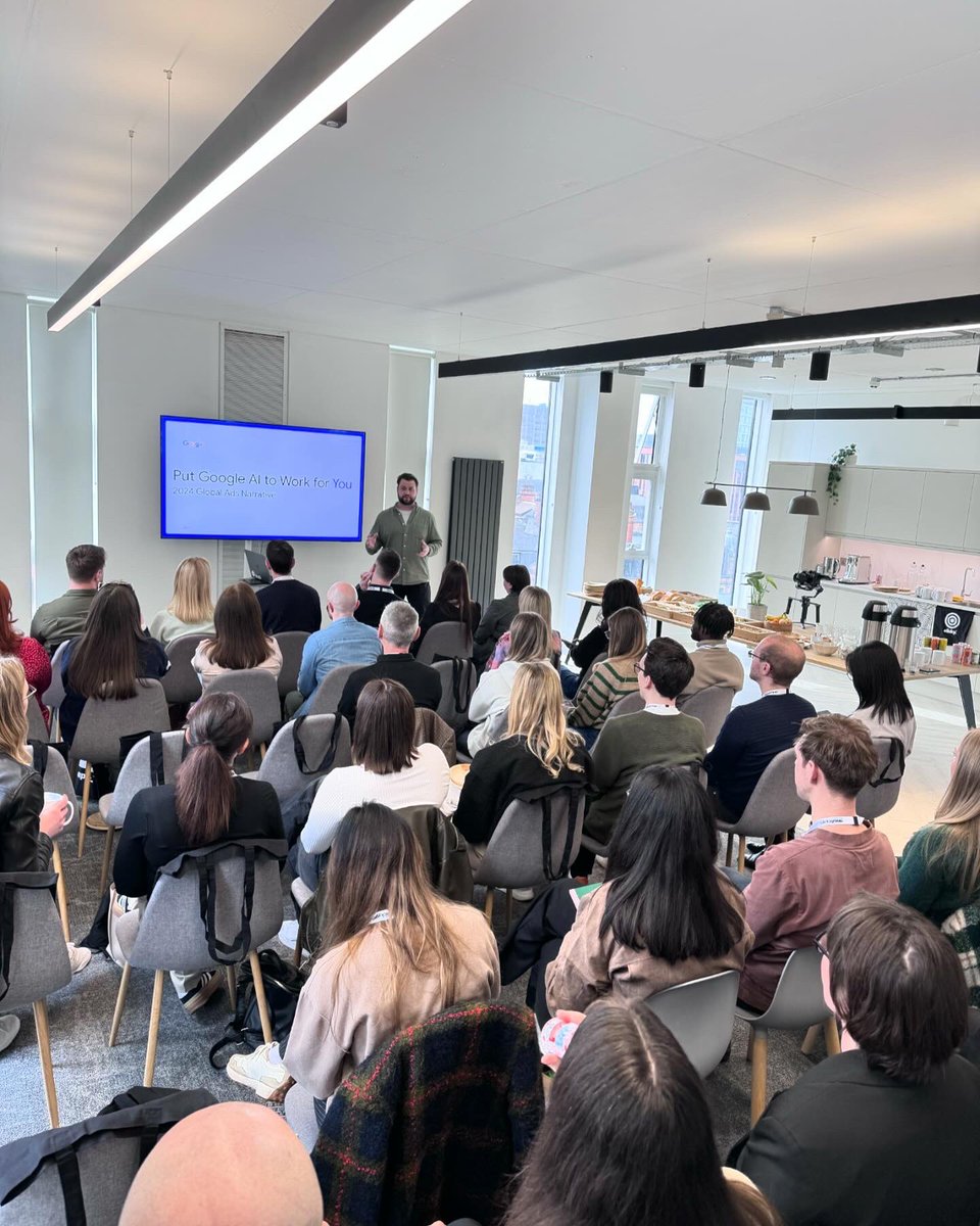 Full house for our first event in #manchester 🙌🏻