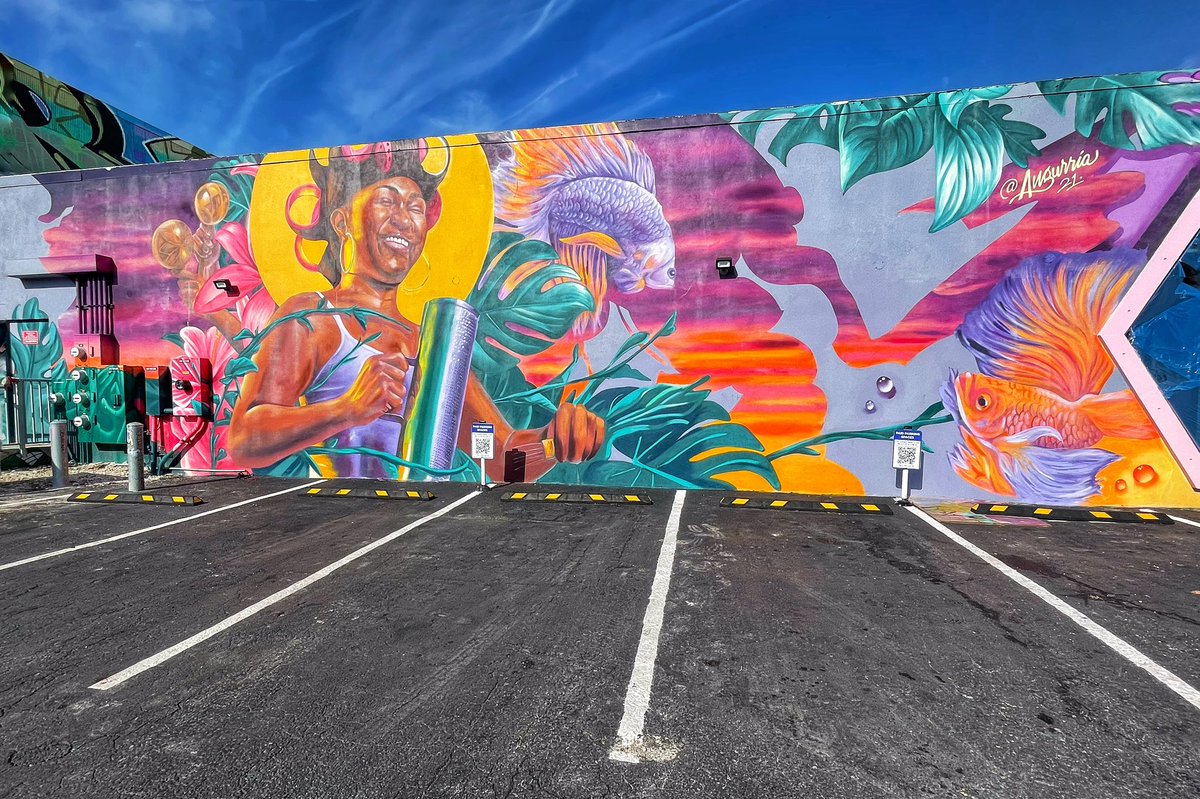 el sonido de mi patria vol. 2.0
.
.
@angurria shares the sound of his homeland with this beautiful wall in @WynwoodMiami 
.
#StreetArt #Mural #Wynwood #Miami