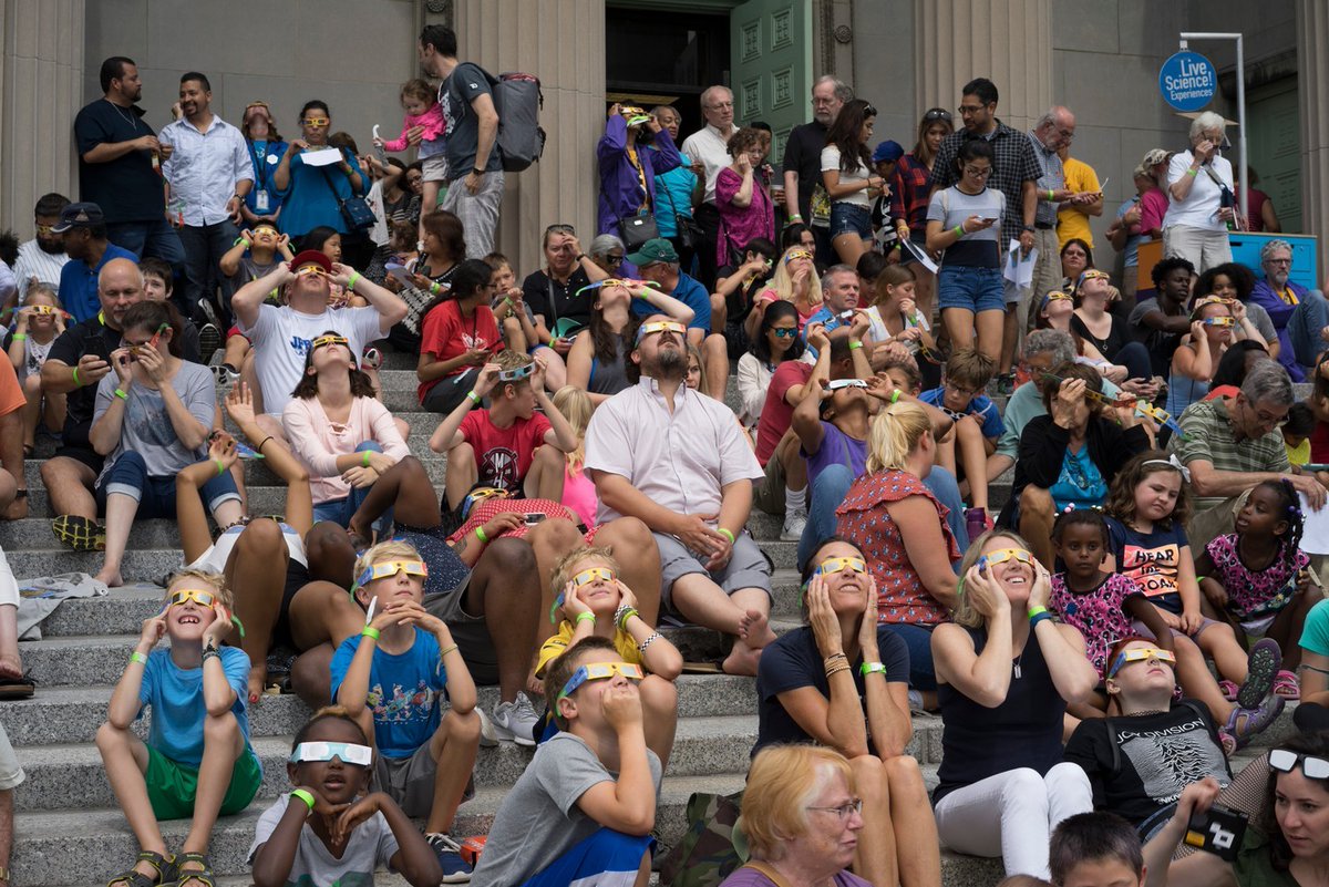 🌑 Celebrate the next great American total solar eclipse on April 8! 🔭 View the eclipse through solar telescopes ⚛️ Engage in indoor and outdoor science activities 🚀 Watch a NASA livestream with our NASA Solar System Ambassador & more! 🔗Details at msichicago.org/solareclipse