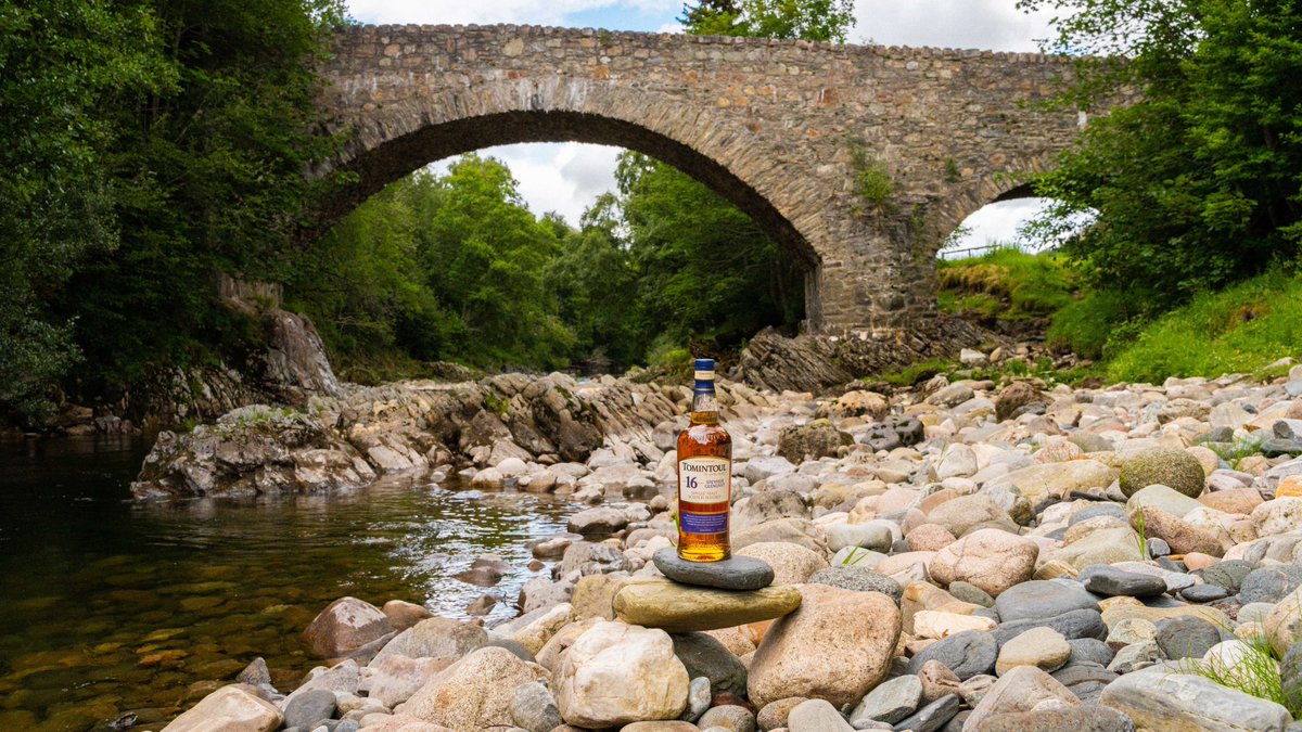 Two Speyside legends in one shot: the multi award-winning Tomintoul 16 Year Old and the iconic Bridge of Avon, which sits just along stream from Tomintoul Distillery.