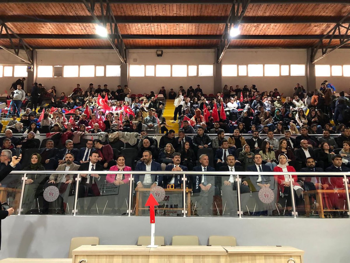 Gençlik ve Spor Bakan Yardımcımız Sayın Hamza YERLİKAYA Türkiye Okul Sporları Federasyonunun düzenlediği 2023-2024 yılı okul sporları faaliyetleri kapsamında ev sahipliği yaptığımız Okul Sporları Basketbol Küçükler Grup Müsabakaları'nda mücadele eden sporcularımızın heyecanlarına