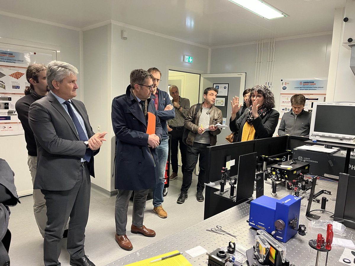 Région académique AURA (@regionacaura) on Twitter photo Lancement de l’équipe-projet <a href="/Inria/">Inria</a> Malice !
Issue de la collaboration entre Inria, l’université Jean Monnet et le <a href="/CNRS/">CNRS 🌍</a>, cette équipe vise à combiner l’expertise en #IA et en physique pour permettre des avancées dans la compréhension des mécanismes d’interaction laser-matière. Lancement de l’équipe-projet <a href="/Inria/">Inria</a> Malice !
Issue de la collaboration entre Inria, l’université Jean Monnet et le <a href="/CNRS/">CNRS 🌍</a>, cette équipe vise à combiner l’expertise en #IA et en physique pour permettre des avancées dans la compréhension des mécanismes d’interaction laser-matière.