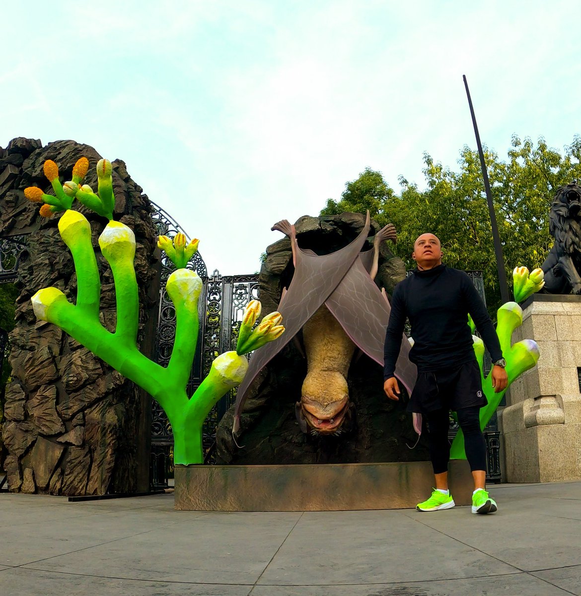 artruction's tweet image. En mi cabeza solo estaba @OzzyOsbourne 🤘🏽😈🤘🏽🦇
Escuchaba #estavivo y a @luisalaouija  y pasaba cerca de aquí... @BosqueFest están de lujo 🦇