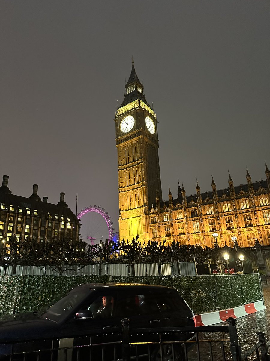 Fabulous session tonight in the Commons courtesy of @debatinggroup with the motion ‘the real problem with polling is the way it is reported’. Swung both ways and in the end motion passed. Jane Frost CEO of MRS reminded us in closing comments that 20% of all uk coverage has some…