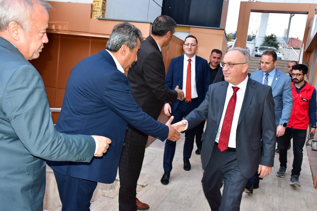 Gençlik Merkezlerimiz Gönüllü üyelerinin katılımıyla  İftar Programı düzenlendi. 
Programa,Kırıkkale Vali Yardımcısı Mustafa Erkayıran  Gençlik Hizmetleri Genel Müdür Yardımcısımız Tuncay Ulusan,Genel Müdür Yardımcımız Tarık Karkınçam ve İl Müdürümüz Hamza Güneş katıldı.