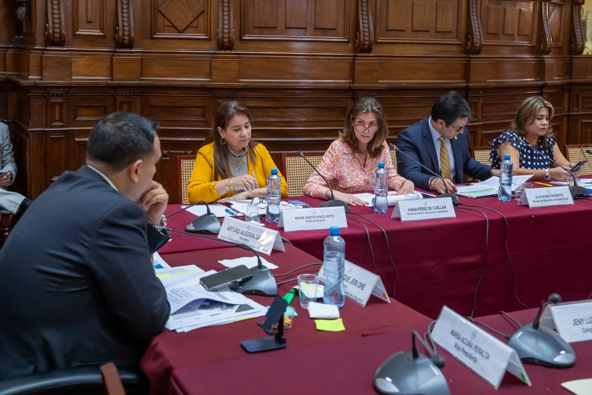 viviendaperu's tweet photo. 📌 La ministra @HPerezDeCuellar se presenta ante la Comisión de Presupuesto y Cuenta General de la República del @congresoperu con el fin de sustentar las modificaciones presupuestales del sector aprobadas durante el primer bimestre del 2024. https://t.co/BSZTHUcxPA