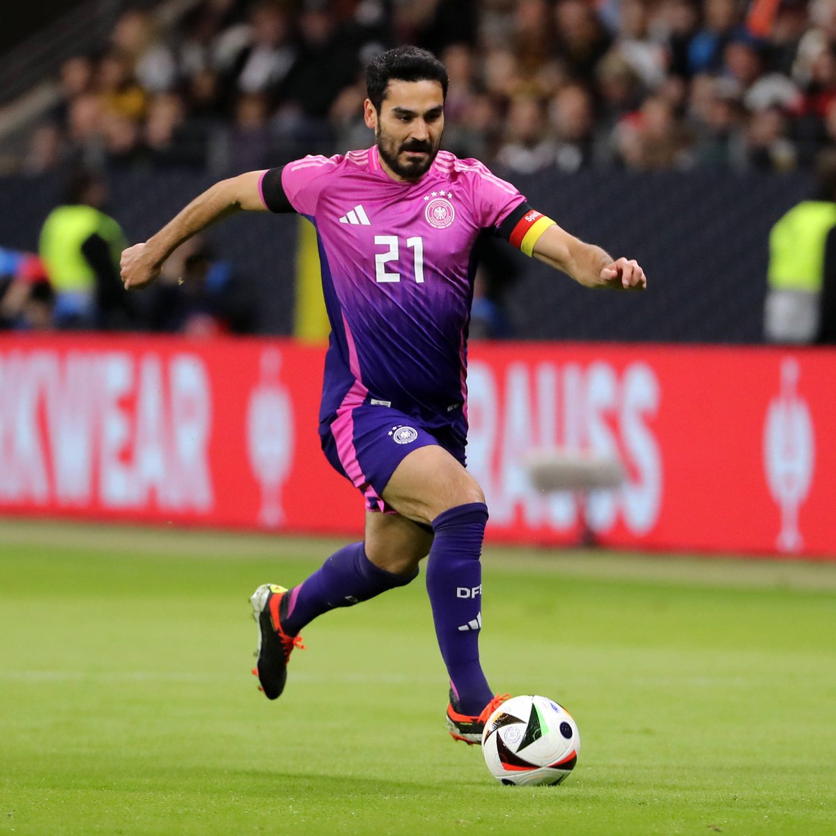 75. Länderspiel für unseren #Capitano Ilkay 🥳 #dfbteam #GERNED | 📸 IMAGO