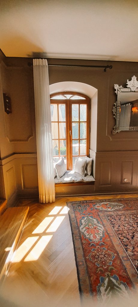 hooki_hooki_'s tweet image. بماند از روزی که رهبر ِ لپ‌گلی ِتروریست‌های جهان ،برای گدایی شرف‌یاب شده بودند. 
در ستایش ِ نور ✨️| عمارتی در بهارستان.

#OldIsGold 
#tehran 
#Nowruz