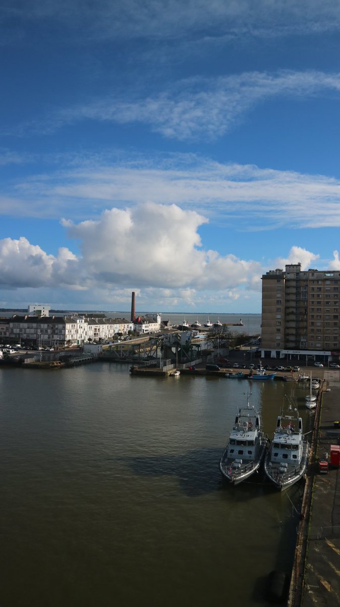 Safely in St Nazaire and only a few hundred yards away from where ‘The Greatest Raid of All’ took place. Both us and @HMSExample are honoured to be here to commemorate the bravery and sacrifices of those who came before us #CoastalForcesSquadron #ArcherHitsTheTarget