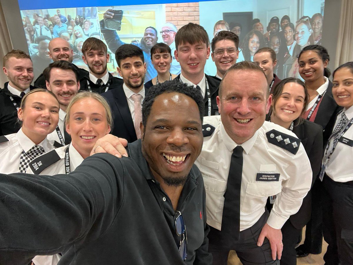 A pleasure to welcome the new recruits of class 24-101. They will be joining the teams across @MPSCroydon @MPSBromley @MPSSutton my thanks to @croydon_king and for taking time to provide an insightful session to the officers.