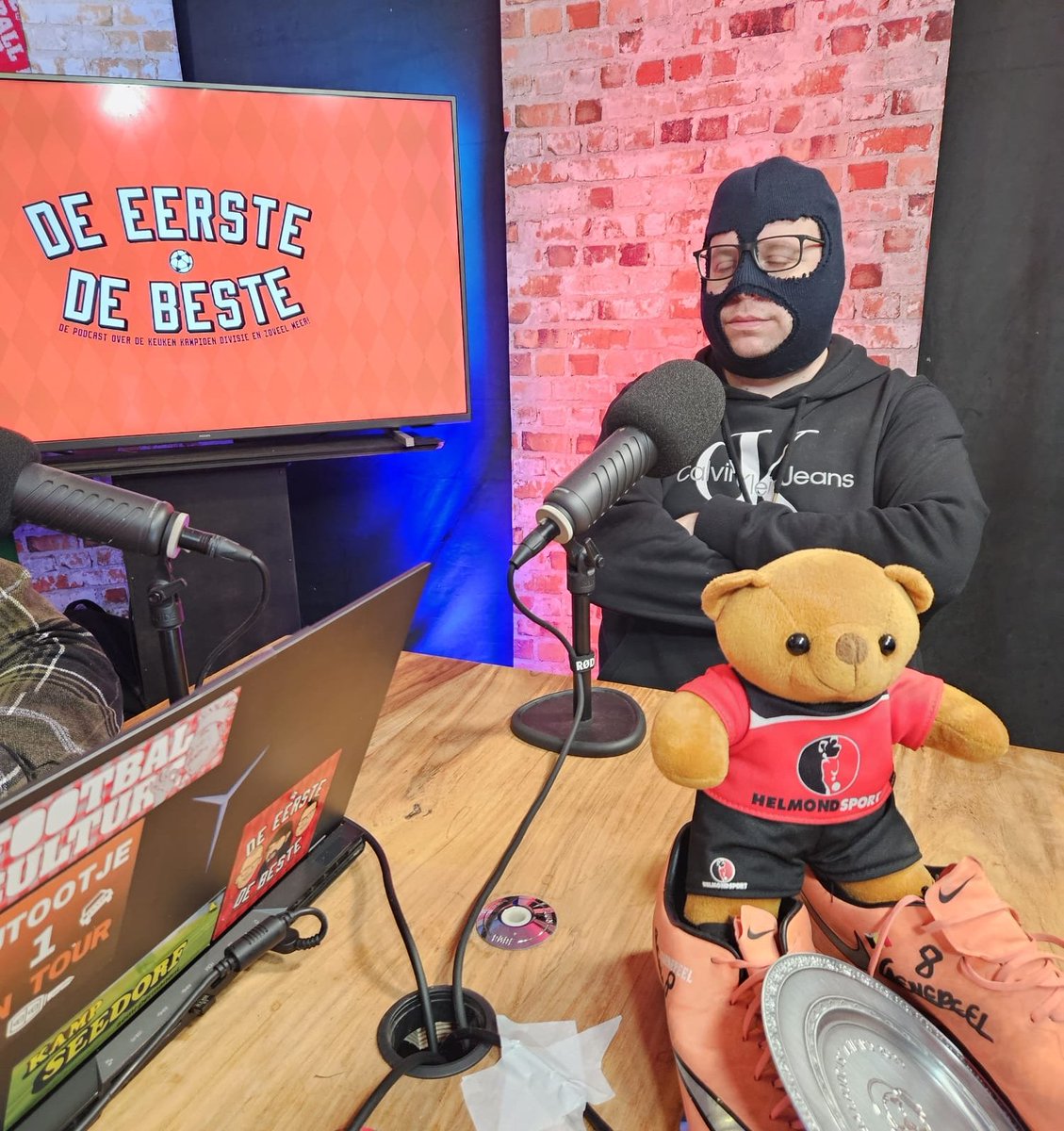 De Eerste De Beste tweet media