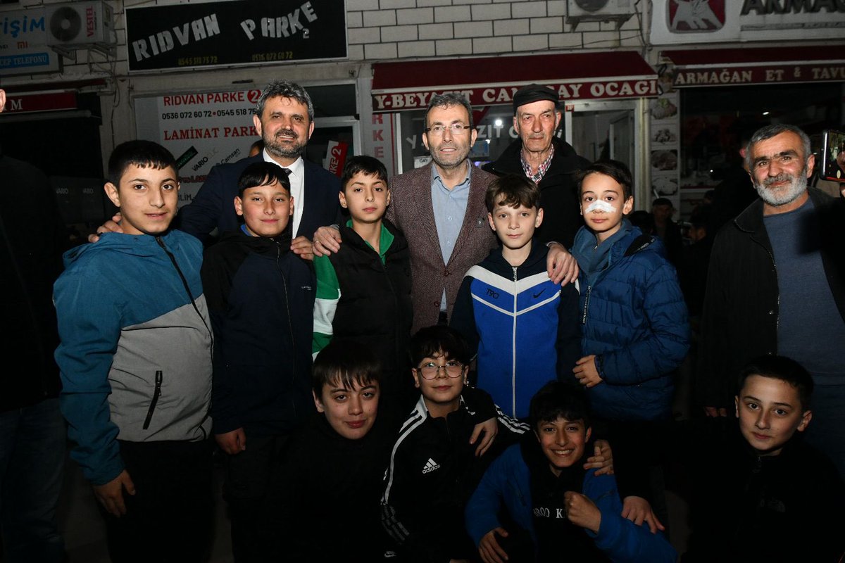 ahmetcinpendik's tweet photo. Teravih namazını eda ettikten sonra komşularımıza çay ikramında bulunduk, sohbet ettik. 

Allah ibadetlerimizi makbul, muhabbetimizi daim eylesin. 

📍 Esenler Yıldırım Beyazıt Cami https://t.co/UYKeO9VkoE