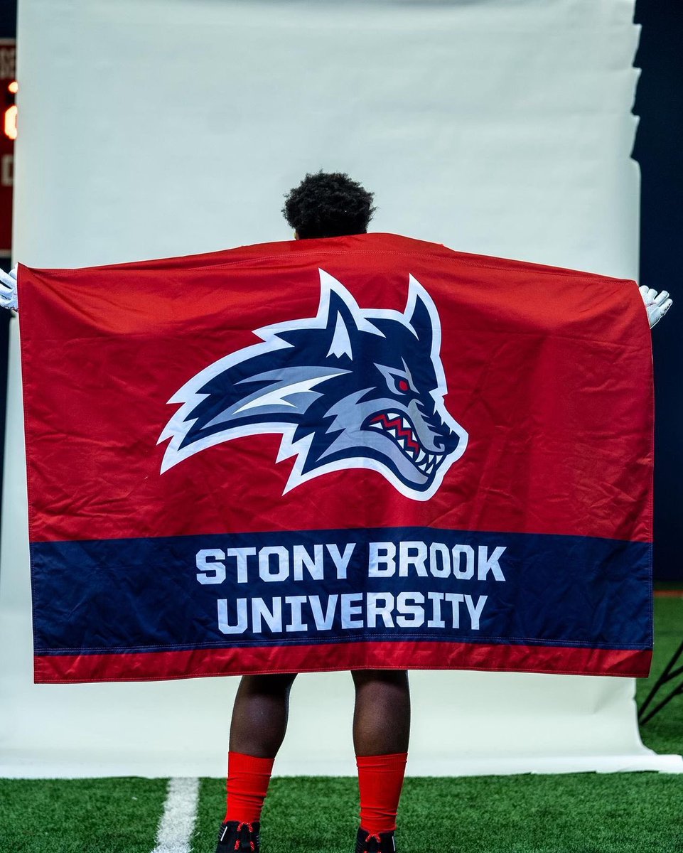 After a great call with @CoachBache and @CoachBCosh! I am thankful to receive my 9th offer from Stony Brook University!! @CoachMartinoSBU @CoachGillins @StepinacSports @CoachAndyMar @theEZacademy101