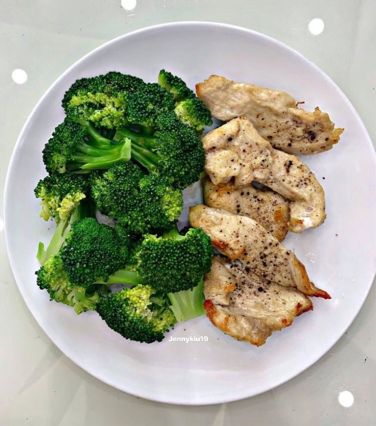 eatsimple_x's tweet image. Pentingnya Menjaga Kesehatan Lambung ‼️🤷🏻‍♀️🤦🏻‍♂️🥗🥦🥛🍉

Berikut beberapa makanan yang baik untuk kesehatan lambung:

1. Sayuran non-asam:

Sayuran seperti bayam, brokoli, kentang, lobak, dan wortel adalah pilihan yang baik karena mengandung serat tinggi dan tidak menyebabkan…