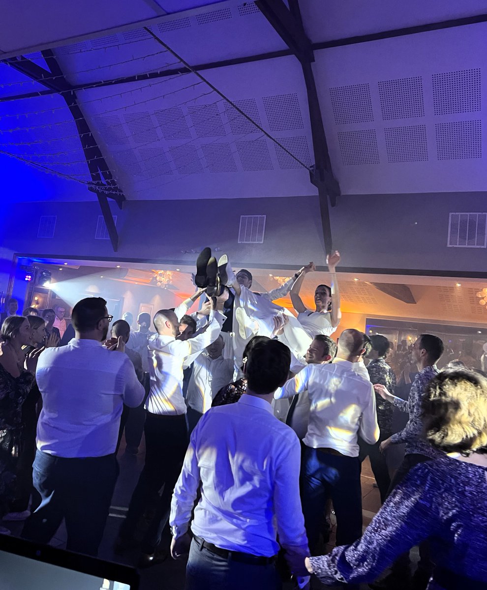 WaymelAnimation's tweet photo. Le Premier MARIAGE 2024 au SALON DE LA PRAIRIE à Steenwerck 🤩 ! La Soirée !!!
Matériel Son = #WaymelAnimation @WaymelAnimation
Animateur DJ = #LoLoWaymel
#Mariage #Wedding #LaFlandre #LesFlandres #Steenwerck #SalonDeLaPrairie #Fiesta #AuTaquet https://t.co/6s7sObXCsH
