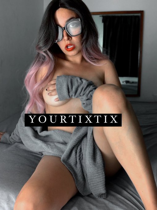 Watch Yourtixtix🍭OnlyFans's leaked NSFW photo on TwXstars