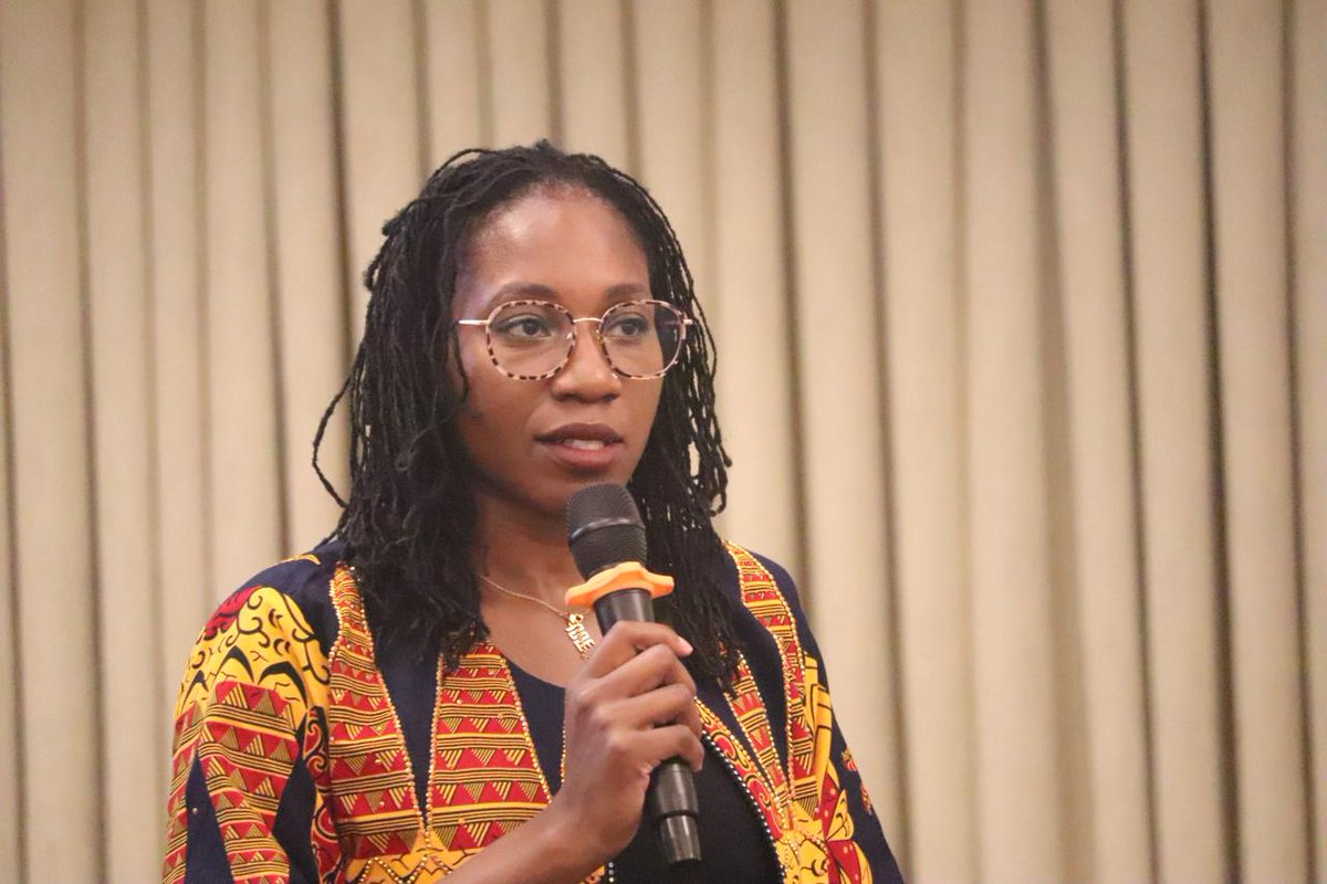 DevEconNetwork's tweet photo. IDEAs is pleased to have hosted this absolutely lively conversation on the why, how and implications of leaving the CFA Franc for francophone countries in Africa. 
Speakers: Aminata Traoré, Hippolyte Fofack, Ali Zafar, Peter Doyle, Ndongo Samba Sylla. 
Moderator: @AmaraEnyia https://t.co/iERw2VsdB5