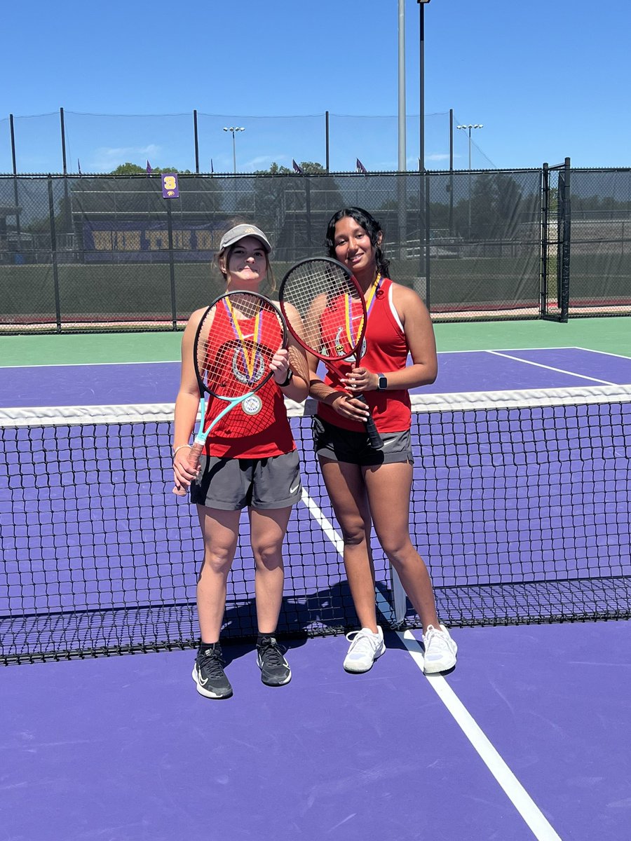 1st place girls doubles Liberty Hill Tourney- Sara Stephens Sonia Padmanabhan @BeltonISD @BeltonISDAth @LakeBeltonHS