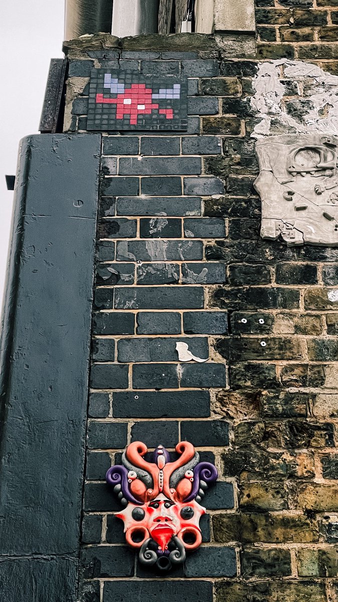 London day five. Banksy. Space Invader. 15km 👟👟👟