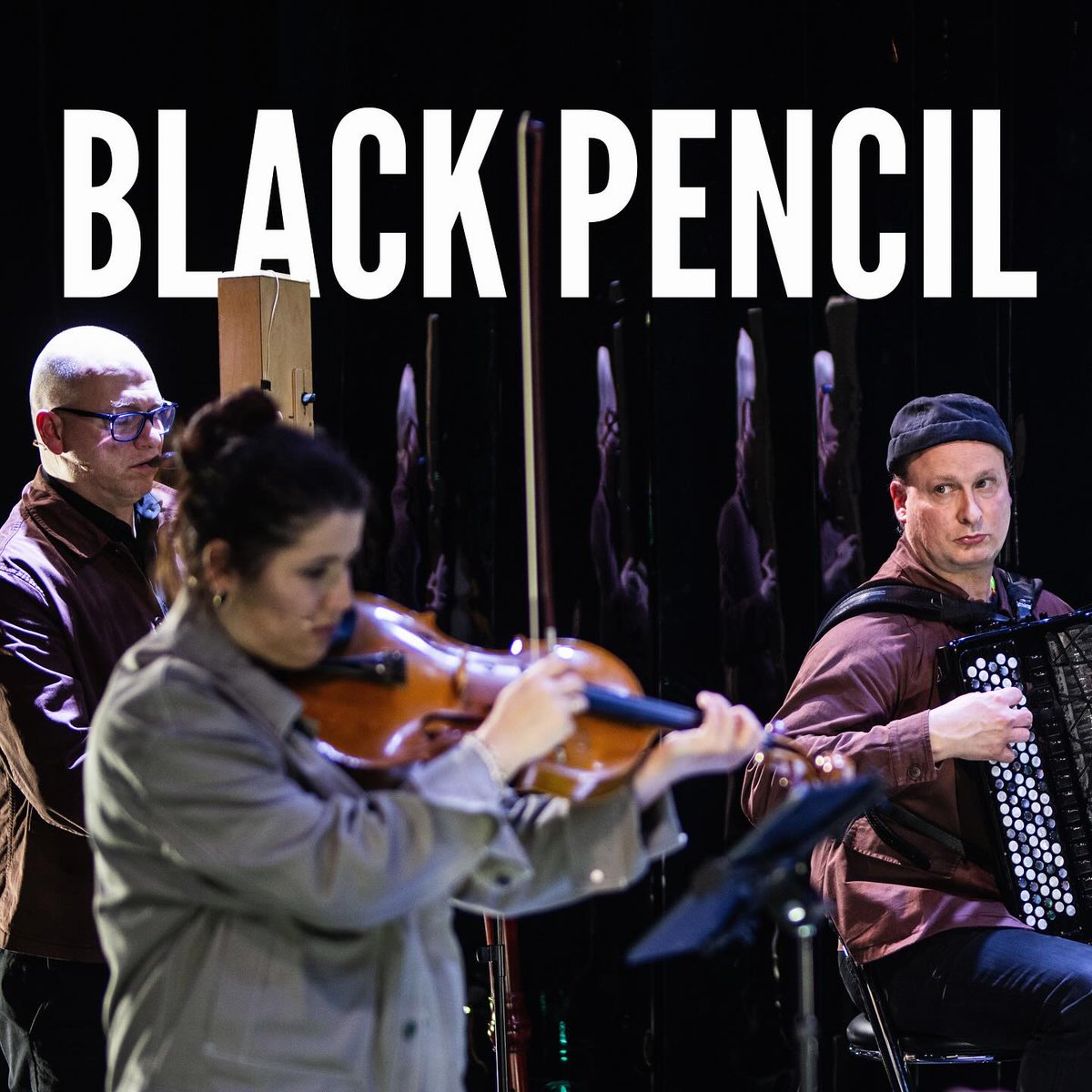 “De muziek van Black Pencil, zit voortdurend dicht op de huid van de personages en laveert knap van de luchtige ondeugd van lustige feestmelodieën naar het duistere onheil van sinistere soundscapes” @theaterkrant Lady+Lord MacBeth speelt t/m 14 april. ➡️suburbia.nl