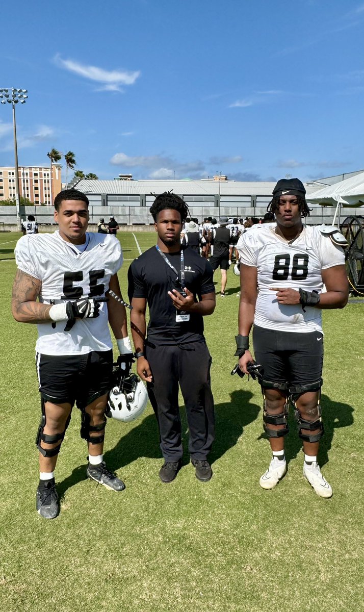 Knights @55problems__ @getrightderrick Hometown Heroes #Kowboys #Family @Kowboy_Football #4Life Grind in the Trenches ⚔️ #GKCO #ChargeOn ⚔️ @UCF_Football