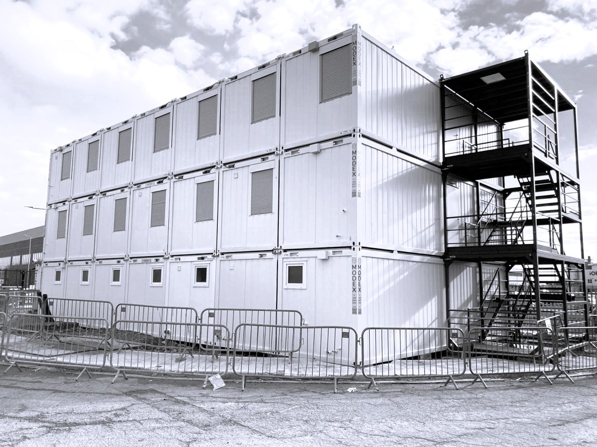 modex_spaces's tweet image. Another successful Delivery & Installation for @Bouygues_ES
21 Modules consisting of Welfare & Drying Room Facilities on the Ground Floor, Canteen Facilities on the First Floor & Open Plan Office on the Second Floor.
#modularbuilding #siteaccommodation #construction