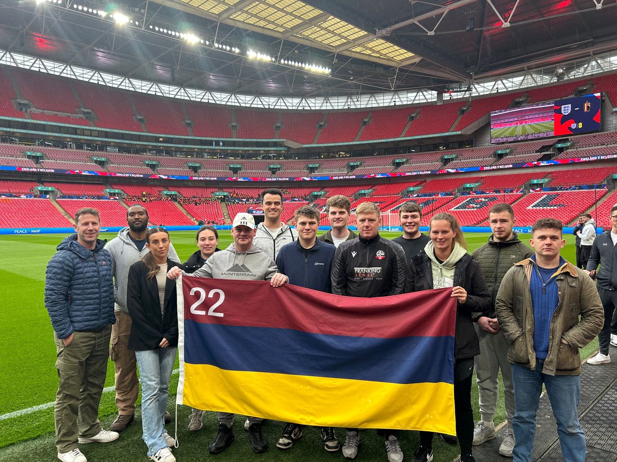 Members of the Regiment are at @wembleystadium this evening to flag bear for the @England game. Another fantastic opportunity for our personnel. Come on England! 🏴󠁧󠁢󠁥󠁮󠁧󠁿 CO @2MedX @AMSCorpsCol