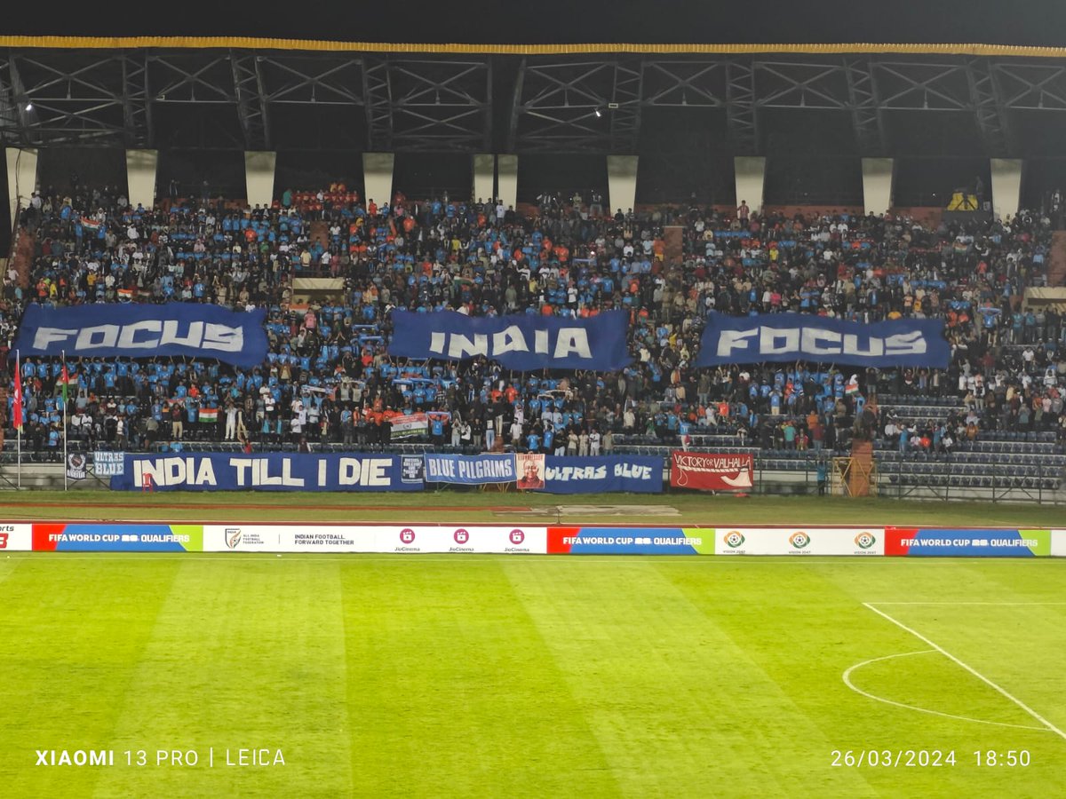 🚨The Afghan players applauded the fans, but the Indian players went inside the tunnel without acknowledging the fans' efforts, despite their continuous heartfelt cheering throughout the game.

#IndianFootball #IgorStimac #INDvsAFG @BluePilgrims @sevensftbl @90ndstoppage