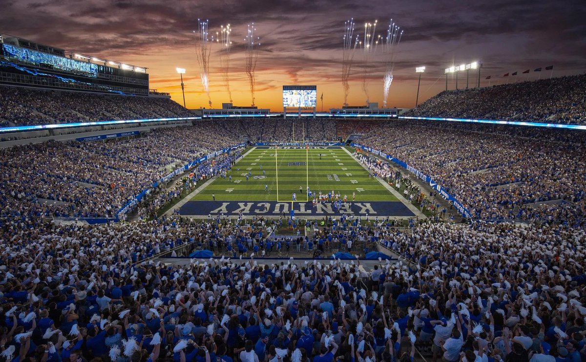 After a great visit and conversation with @CoachBuffano and @CoachWhiteFB I am blessed to receive an offer from Kentucky. Go Wildcats! @UKFootball @Strongsville_FB @JasonTrusnik @Tom_Zacharyasz @UKCoachStoops @Mike_Stoops41 @SEC