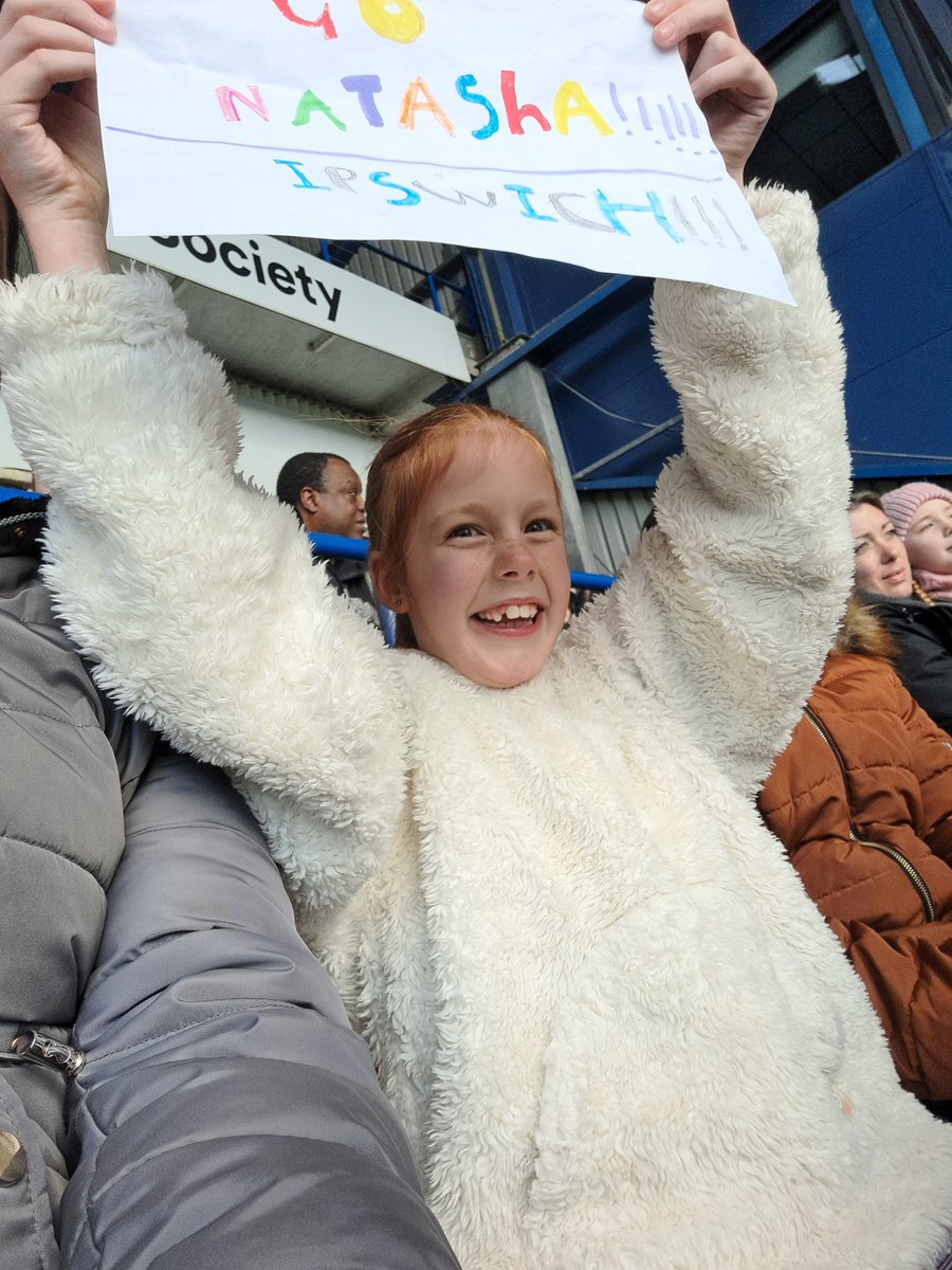 Evie had a great time at the Ipswich Town Ladies match and she was thrilled to see her favourite player Natasha Thomas score 2 goals! Thank you to @NatashaThomas_7 and to @ITFCFoundation for giving our students tickets for the match! @OakRed230 @ActiveLearningT @ItfcBluey