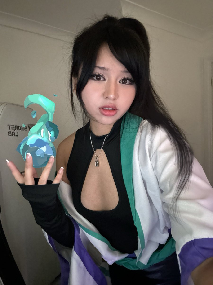 ashIyne's tweet photo. I can heal you #valorant https://t.co/VR6gqwEs85