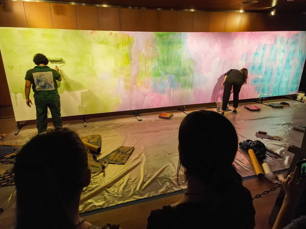 🎭 Hoy a partir de las 19:00 horas comenzaremos con exhibiciones de arte, Dj’s en vivo, charlas y talleres, entre otras propuestas que podrás disfrutar con entrada libre y #gratuita.