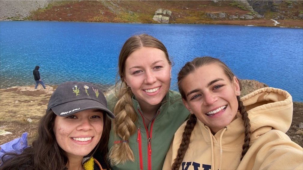 Fort Lewis Women’s Basketball (@fortlewis_wbb) on Twitter photo Happy Birthday To Our Freshman From Salida, CO <a href="/_SarahChick/">Sarah Chick</a> 🤩🥳
Sarah is our future doctor 👩⚕️ Help us wish her the best day and 👍🏼 and 💬 ♥️
#doctor #salida #chicky #snacks #ToTheTop 💙🦅 Happy Birthday To Our Freshman From Salida, CO <a href="/_SarahChick/">Sarah Chick</a> 🤩🥳
Sarah is our future doctor 👩⚕️ Help us wish her the best day and 👍🏼 and 💬 ♥️
#doctor #salida #chicky #snacks #ToTheTop 💙🦅