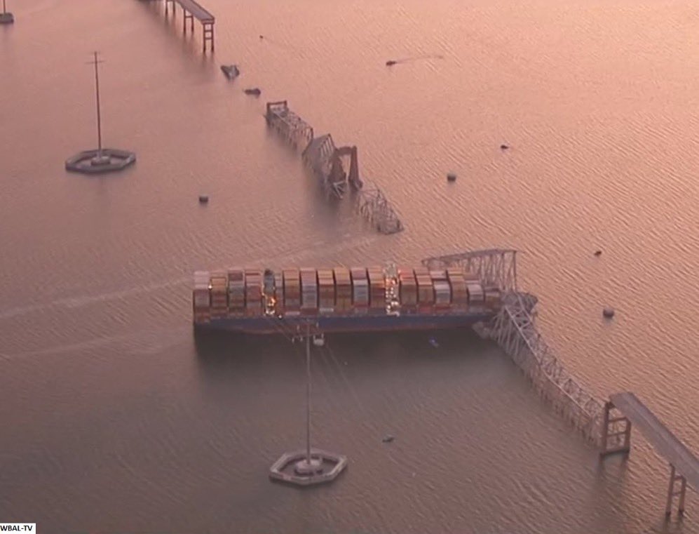 Search-and-rescue operation ongoing following the partial collapse of the Francis Scott Key Bridge in the US city of Baltimore after a ship collided with it.

#baltimorebridge #PrayForBaltimore