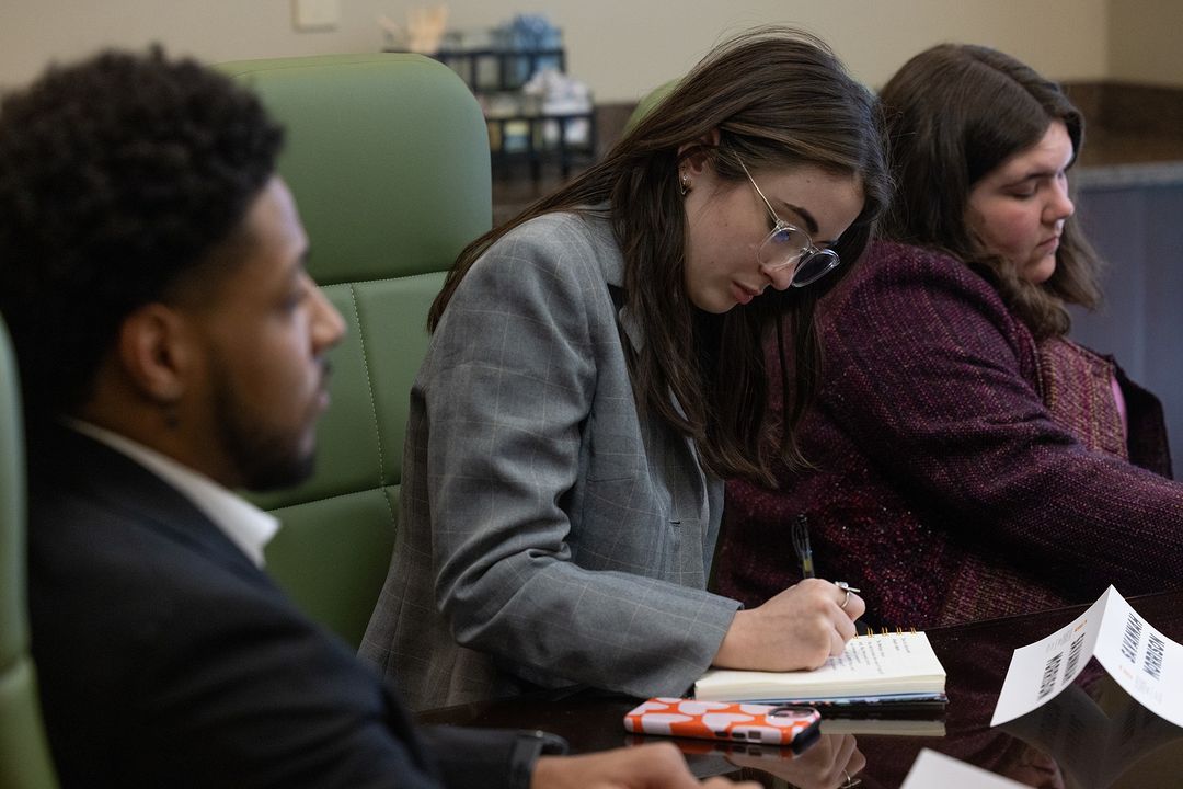 #ICYMI: @UTBakerSchool and The Institute of American Civics hosted @AEI's @MichaelRStrain, @nytimes' @DLeonhardt, and @IWF's @KayleeDMcGhee for a fascinating debate asking the question, 'Is the American Dream Dying?' Part of the Civic Leadership Lecture Series, each presented…