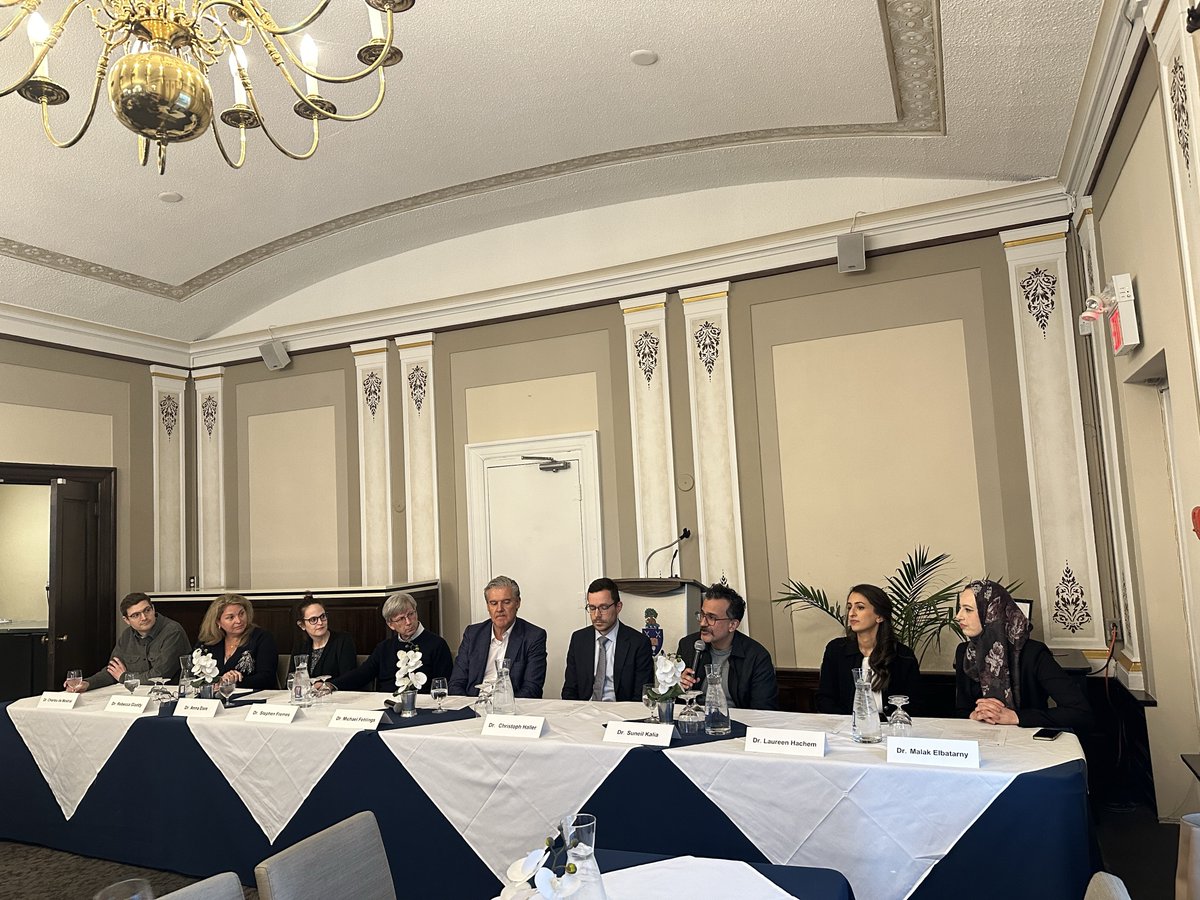📸Snippets from the annual Department of Surgery SSTP Career Night that was held last night, Mar 25, at the U of T Faculty Club. Faculty speakers from different @UofTSurgery divisions discussed important career topics including contracts, clinical practice, research & teaching.