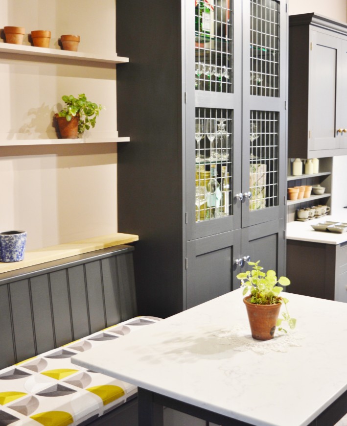 Adding a touch of life with greenery🪴

#kitchendesign #interiordesign #kitchendecor #interiorinspiration #interiorinspo