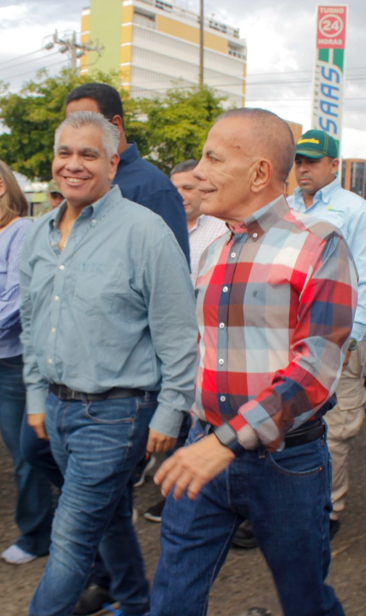 La historia Democrática electoral de las 2 últimas décadas del país han demostrado que la abstención NO es una opción, <a href="/manuelrosalesg/">Manuel Rosales</a> dió un paso con gallardía y compromiso, como siempre lo ha demostrado, una decisión politica para marcar el rumbo del futuro 🇻🇪
Vamos atrevernos