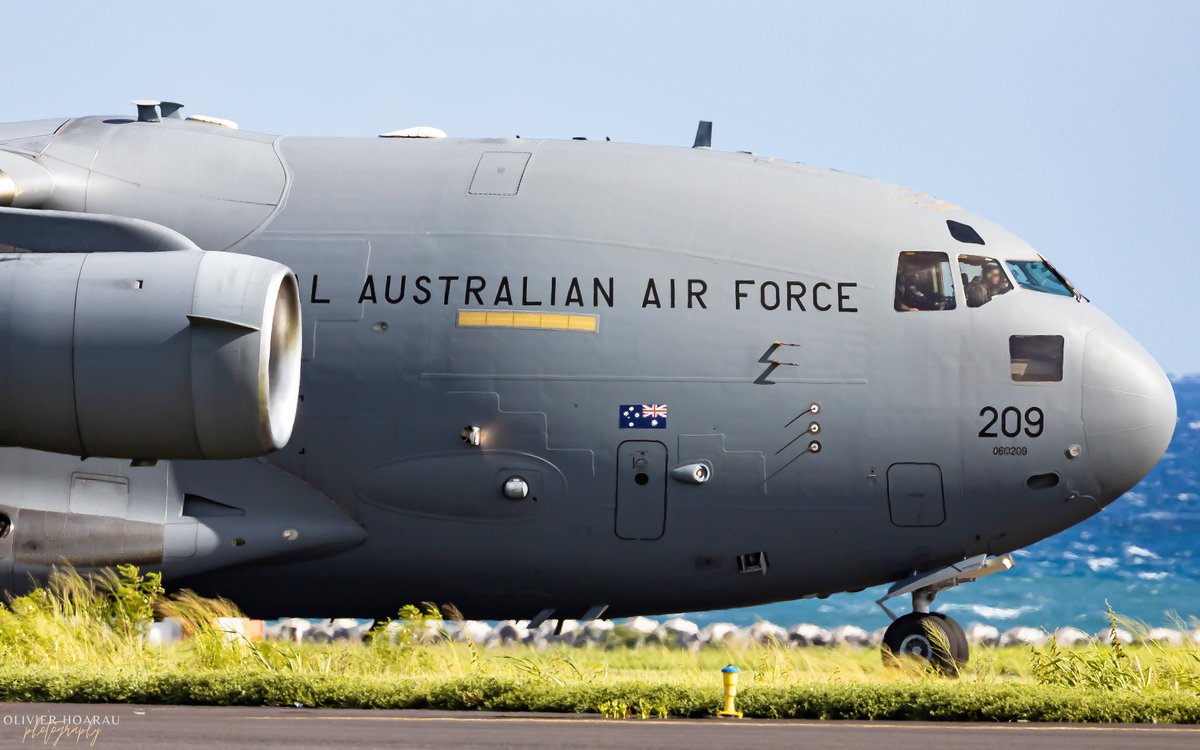 🇦🇺 This is the first time i see an australian #BoeingC17 #GlobemasterIII in Reunion Island 😍 Here is A41-209 of @AusAirForce on departure this morning back to Australia 👋📸
#Avgeek #RoyalAustralianAirForce #RAAF #ReuninIsland