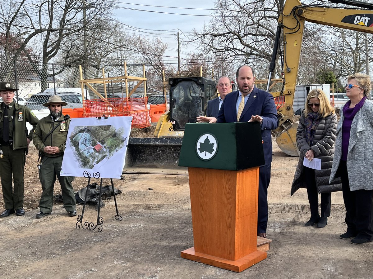 Today, we broke ground for the renovation of then Thomas Dongan Playground. This important community park was in dire need of repairs and was flooded all too frequently. This new design will not only provide a long-needed update but also improve drainage on the site