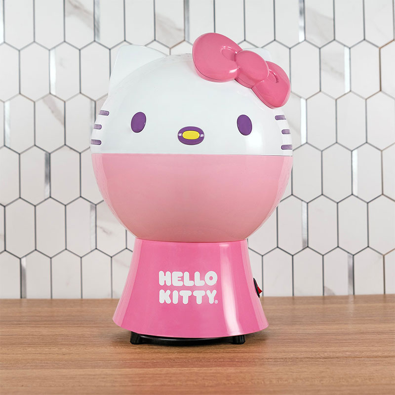 Make movie nights even more adorable with a Hello Kitty Popcorn Maker! Uses hot air to make popcorn without the mess or need for oil. The top cover can also be used as a cute serving bowl! Available now on japanla.com! ✨